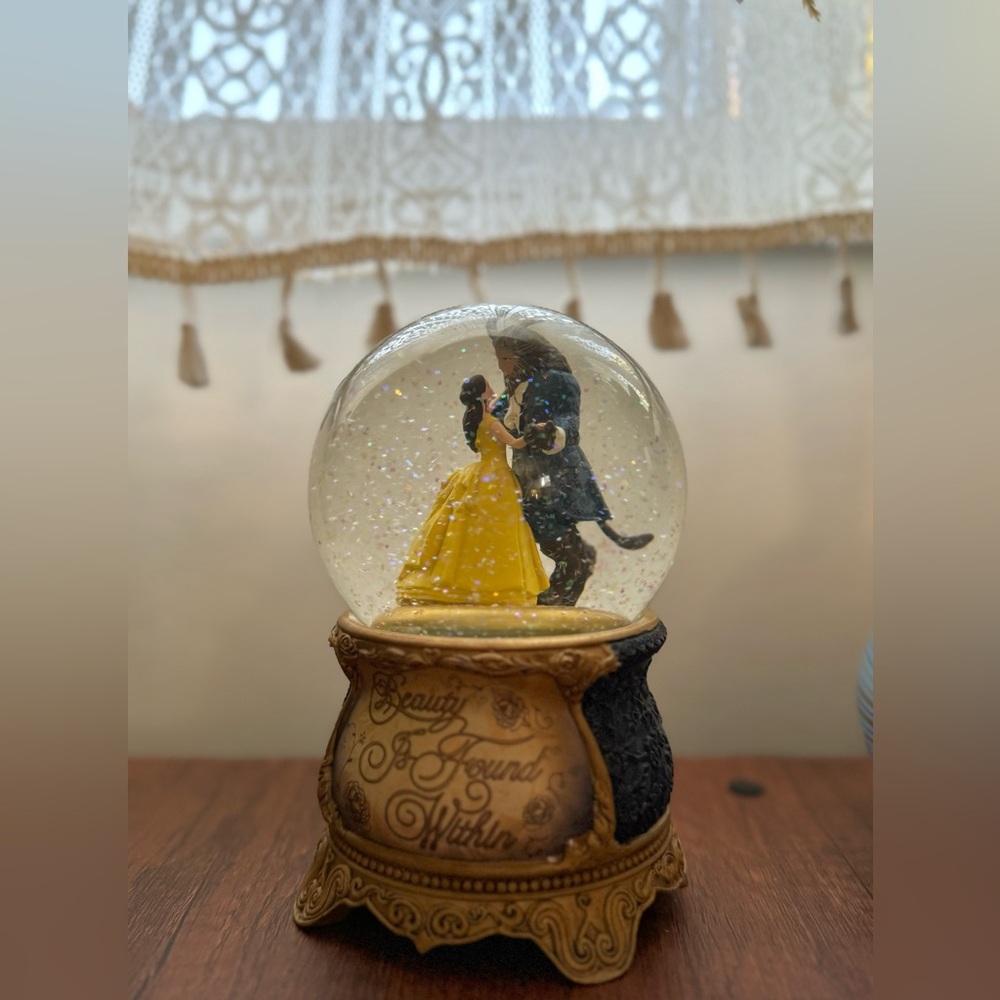 Disney Beauty and the Beast Musical Glitter Globe